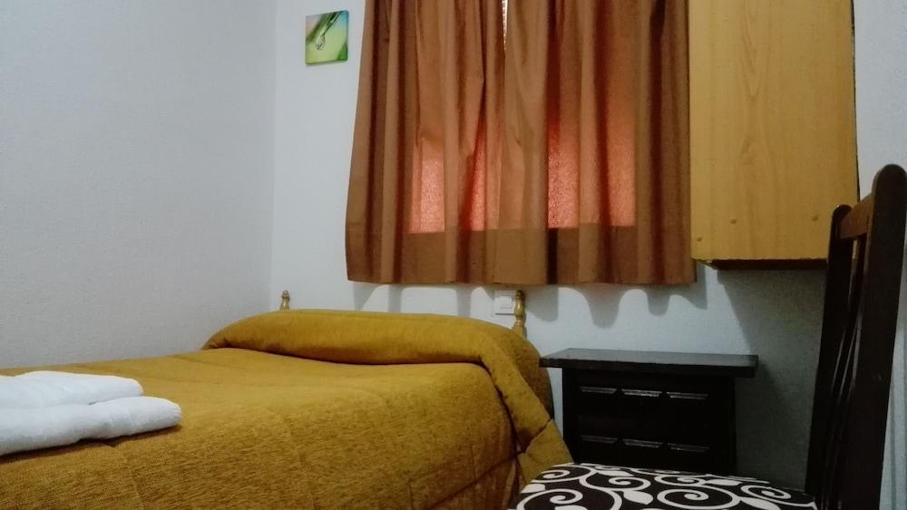 Hostal Santa Barbara Сорія Екстер'єр фото